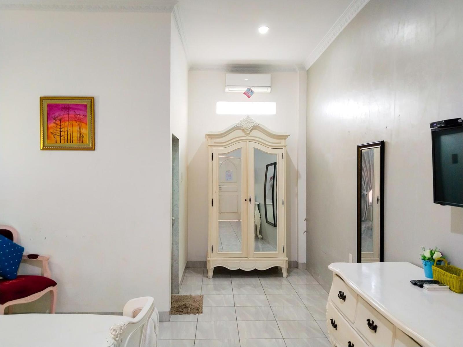 Grand Shaqilla Syariah Hotel Deli Tua Exterior photo