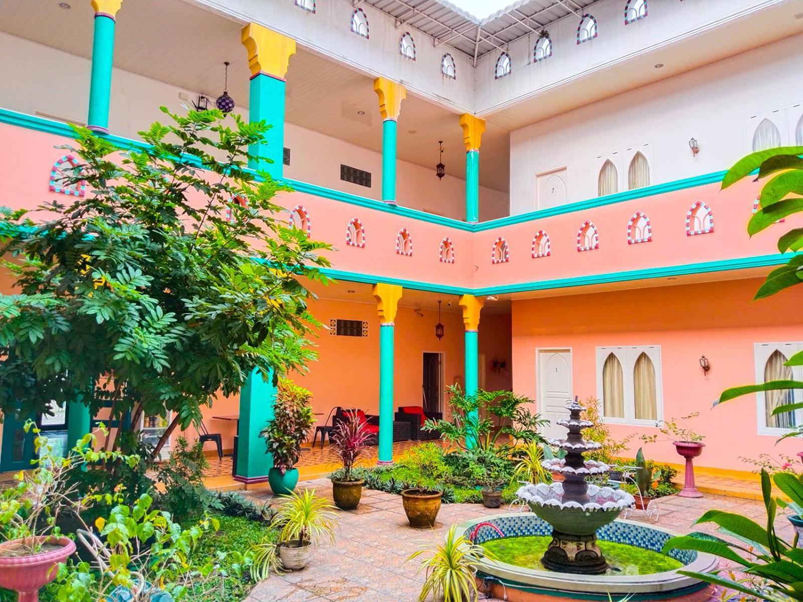 Grand Shaqilla Syariah Hotel Deli Tua Exterior photo